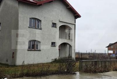 Casă cu 4 camere în Tunari - 1