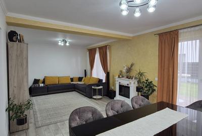 Casa tip duplex  Central Sanpetru constructie solida, mobilata, la asfalt - 3