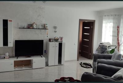 Casă cu 4 camere în Satu Nou de Sus - 1