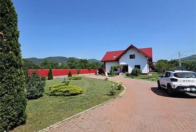 VILA DE VANZARE IN STATIUNEA BALNEOCLIMATERICA TG OCNA