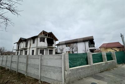 Casa la rosu, cu 4 camere, 145 mp utili, 356 mp teren, zona - 1