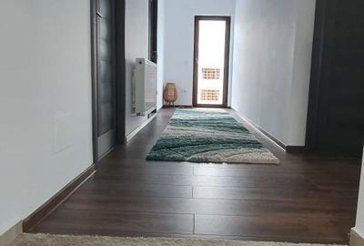 Casă cu 4 camere în Central - 1