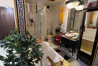 Vanzare Apartament cu 3 Cam | Mobilat / Utilat LUX - 2 Bai | 2 Loc Parcare | Box - 12