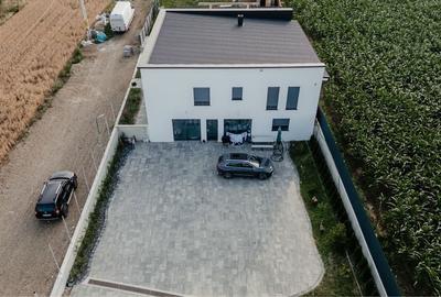Casă cu 4 camere în Ipotești - 4