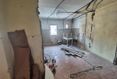 Apartament cu 3 camere decomandat în Luncă - 2