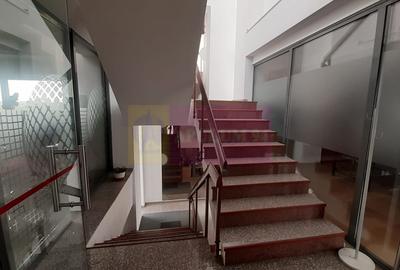 Spațiu industrial, de 1,250 mp, în 1 Decembrie - 43