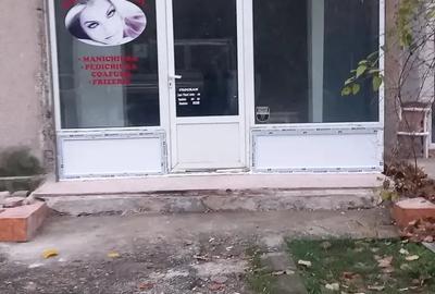 Vand garsoniera parter transformata in spatiu comercial - 1