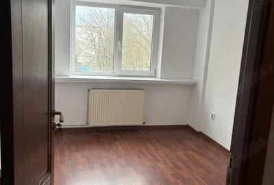 Apartament cu 3 camere decomandat în Central - 3
