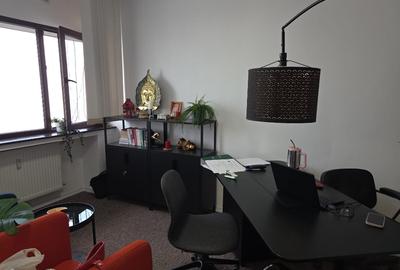 Apartament cu 5 camere decomandat în P-ța Romană - 3