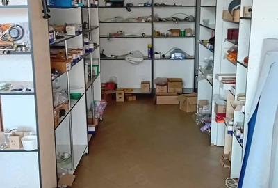 Casă cu Teren 1500 Mp în Târpești - 1