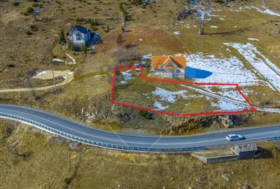 Teren de 985 mp, în Fundata - 17