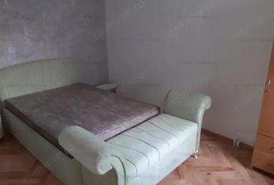 Casă cu 4 camere cu Teren 488 Mp în Central - 2