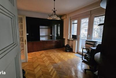 Casă cu 6 camere cu Garaj în Domenii - 4