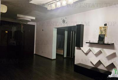 Apartament cu 3 camere semidecomandat în Central