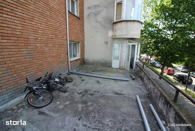 Apartament cu 4 camere decomandat în Central - 11
