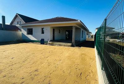 Casă cu 4 camere cu Teren 500 Mp în Aeroport - 2