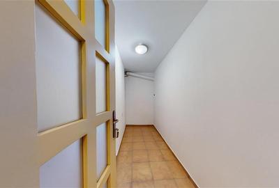 Casă cu 8 camere cu Canalizare în Centrul Civic - 20