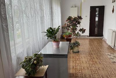 Casă cu Teren 2000 Mp în Central
