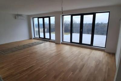 Apartament cu 3 camere decomandat în Sisești - 1