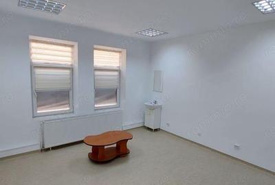 Spațiu comercial, de 180 mp, în Central - 3