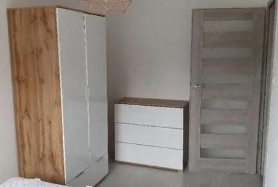 Garsonieră decomandată în 13 Septembrie