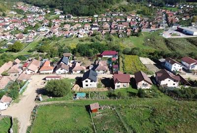 Teren de 842 mp, în Est - 15