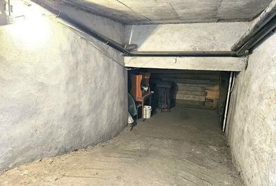 Casă cu 3 camere cu Canalizare în Central - 1