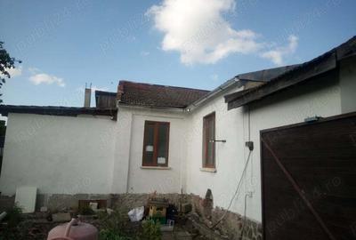 Casă cu 3 camere în Ineu - 1