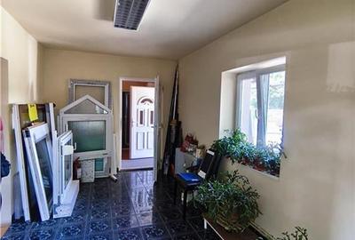 Casă sau Spatiu Comercial cu Curte Individuală în Zona Central&#2 - 6