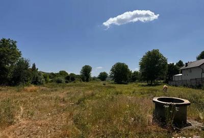 Teren de 4417 mp, în Central - 1