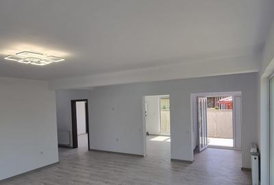 Casă individuală cu 4 camere în Central
