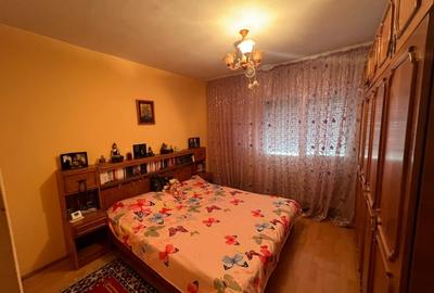 Ap. 3 camere de inchiriat Centru - 1