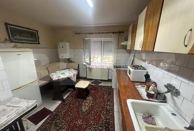 Apartament decomandat cu 3 camere, 78 mp, zona Carpati 2 - 4
