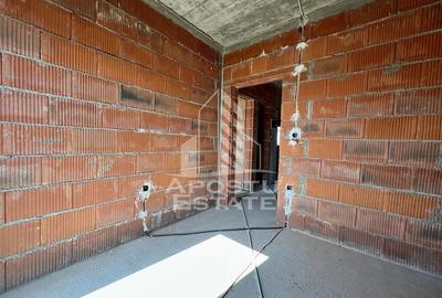 Triplex la gri, teren 284mp, pompe caldura, zona Plopi - 10