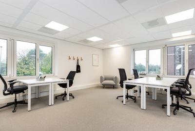 Spa?iu de birou privat pentru 3 persoane in Regus Iride Business - 3