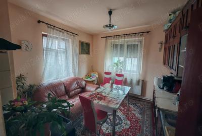 Casă cu 4 camere cu Teren 700 Mp în Cetate - 1