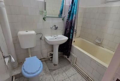 Apartament cu 2 camere decomandat în Micro 15 - 1