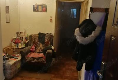 Apartament cu 3 camere decomandat în Broșteni - 9