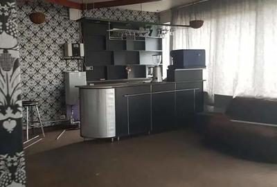 Spațiu comercial, de 160 mp, în Central - 8