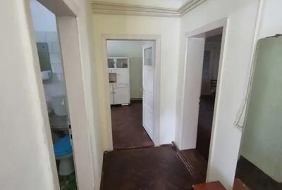 Casă cu 3 camere în Energiei