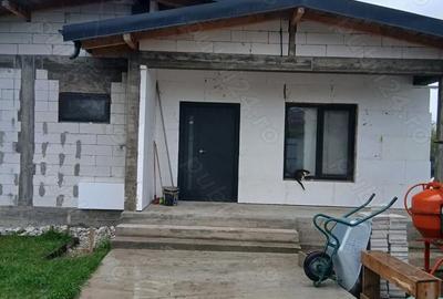 Casă cu 4 camere în Mischii - 3