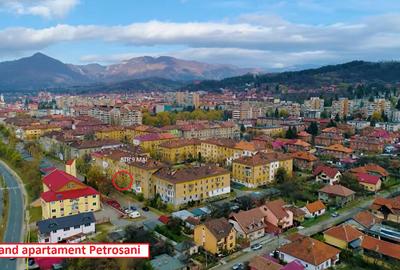 Apartament cu 2 camere decomandat în Petros - 1