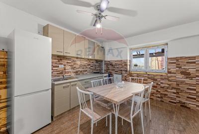 Apartament cu 4 camere decomandat, mobilat în Intim - 9