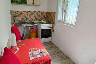 Inchiriez apt 2 camere zona Tomis Nord-Constan?a , parter - 4
