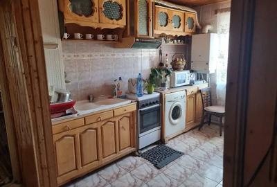 Apartament 2 camere, 56 m , ej 2 4, Str Ceta?ii -ideal pentru renovare