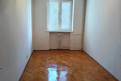 Apartament cu 3 camere decomandat în Central - 4