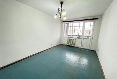 Apartament cu 3 camere decomandat în Hipodrom 3