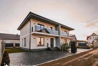 Casă cu 4 camere cu Teren 200 Mp în Central - 1