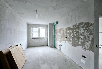 Apartament cu 3 camere semidecomandat în Mărăști