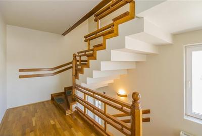 FILM ! Pe armonia a 1.100 mp teren/ gradina, Vila galanta,cu 3 apartamente disti - 24